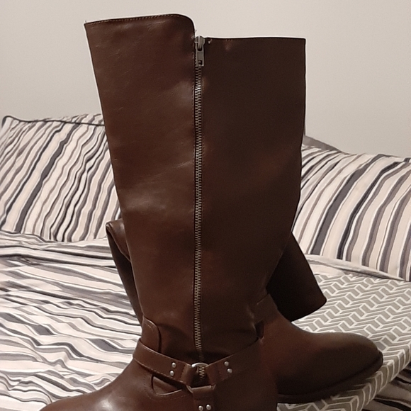 Boots - Picture 1 of 5